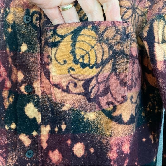 Handmade Flannel Shirt Womens XS Boho Stencil Bleached Upcycled Button Down Red - Picture 4 of 9
